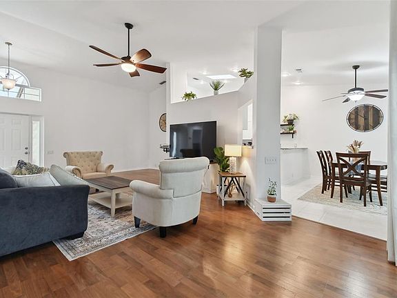 3rd image of 4327 Murfield Dr E