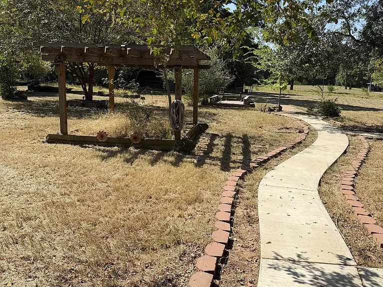 2320 Grangeway Rd — Photo 35