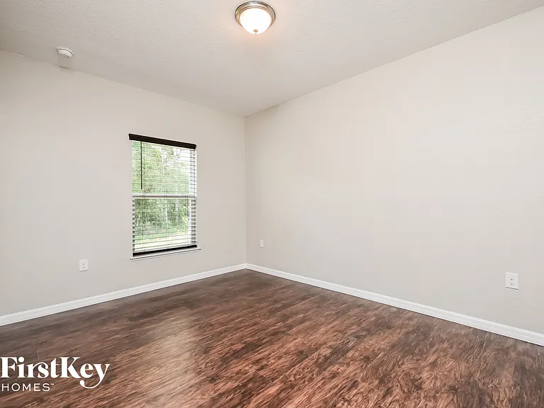 3379 Toluca Ter — Photo 12