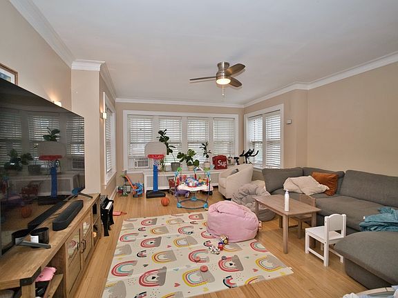 4th image of 6609 N Artesian Ave