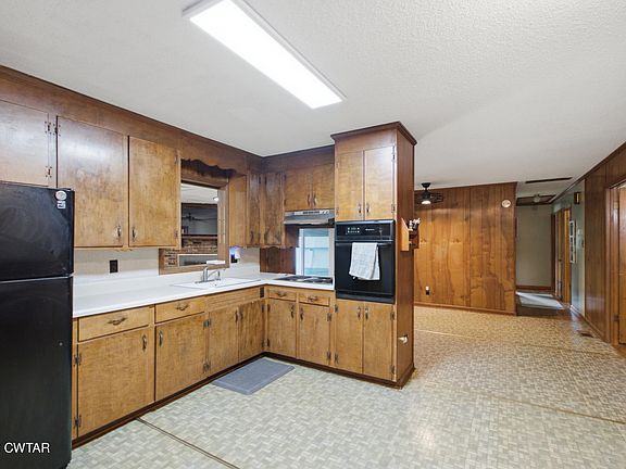 3rd image of 86 Redleaf Pl