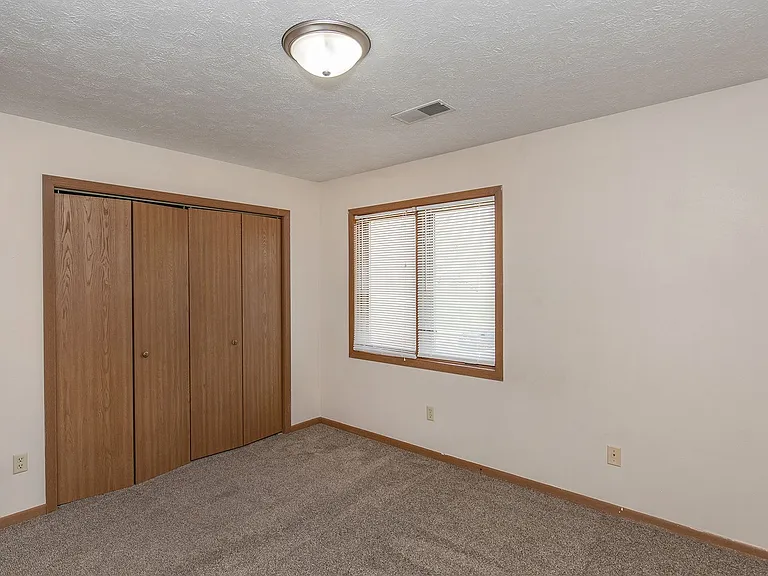 921 Pius Ln — Photo 7