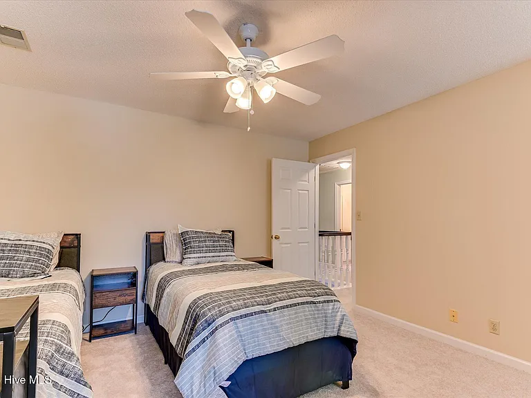2528 Commons Trce — Photo 41