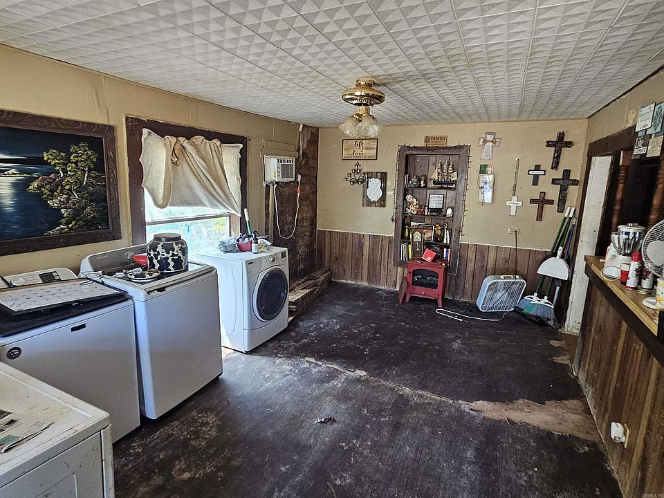 2nd image of 703 N Rose St