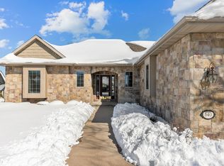 840 Kelsey Brook Ct, Menasha, WI 54952