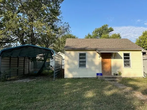 106 Locust St, Wellsville, KS 66092