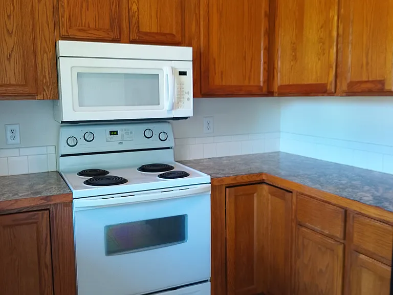 718 S Highland Dr — Photo 3