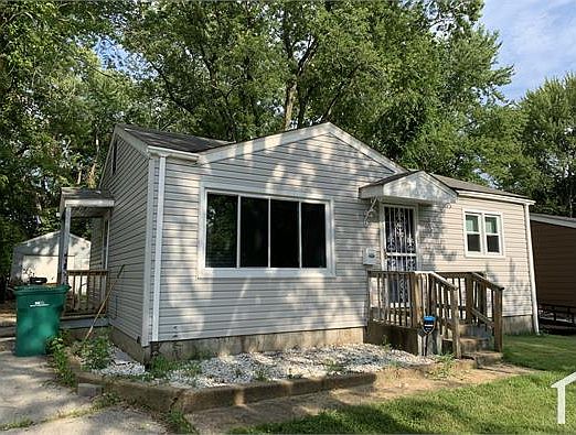4th image of 10336 Royal Dr
