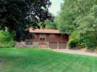 1141 Manchester Rd, Glastonbury, CT 06033