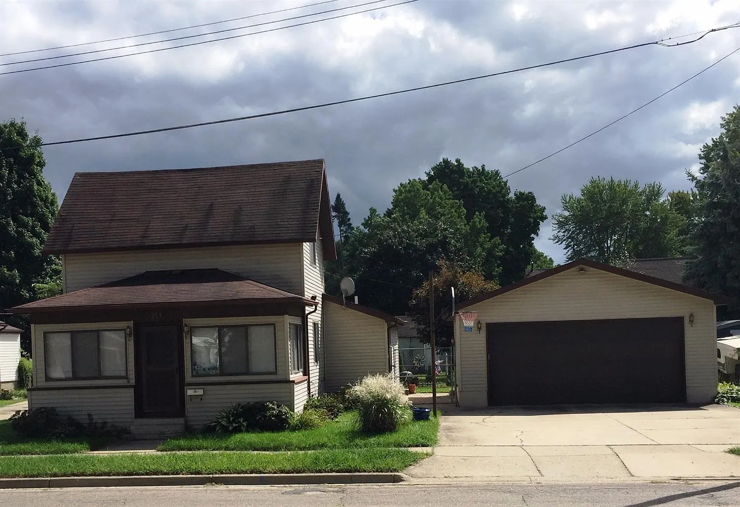 214 Hurd St photo 1