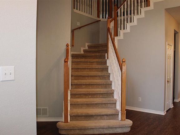 3rd image of 1400 Susan Ln