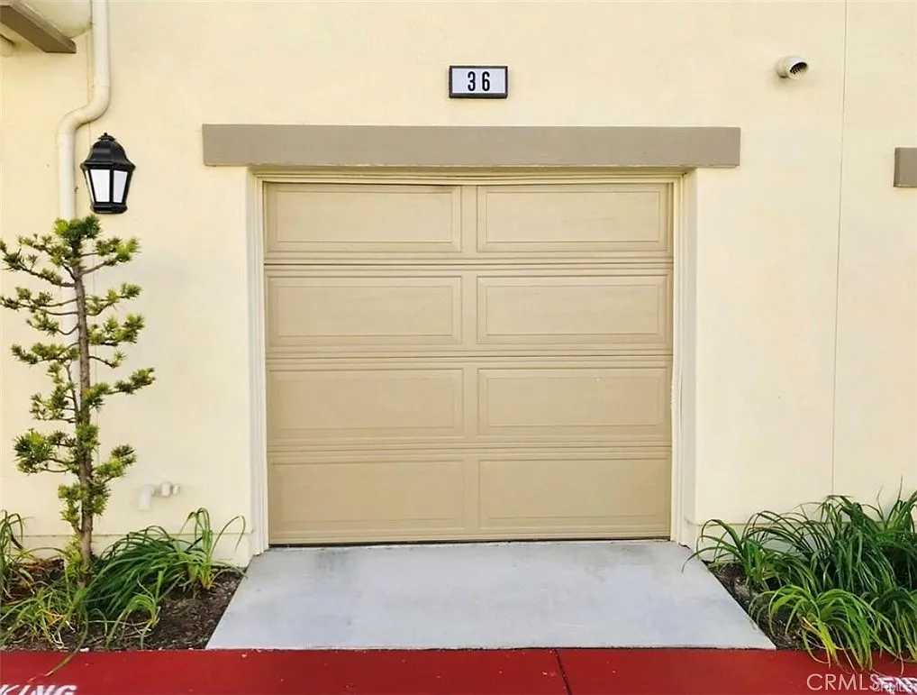 1 bed, 1.5 bath, 1050 sqft, $2,950 — Photo 2