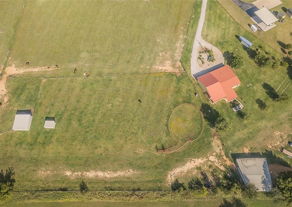 2nd image of 952 Old Reno Rd