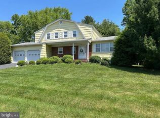 484 Flock Rd, Hamilton, NJ 08619