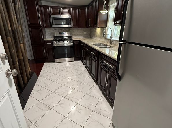 24 Fuller St APT 3