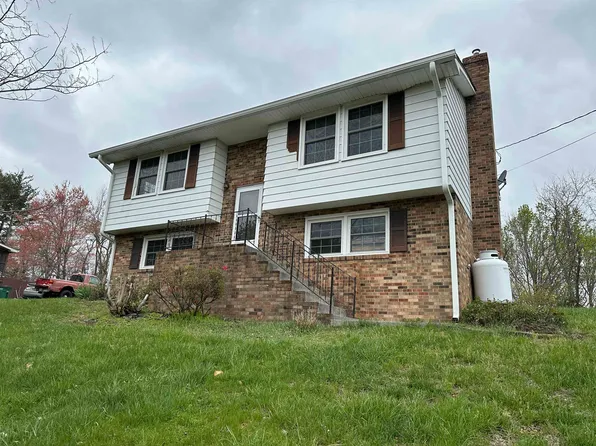 325 Mulberry Dr, Christiansburg, VA 24073