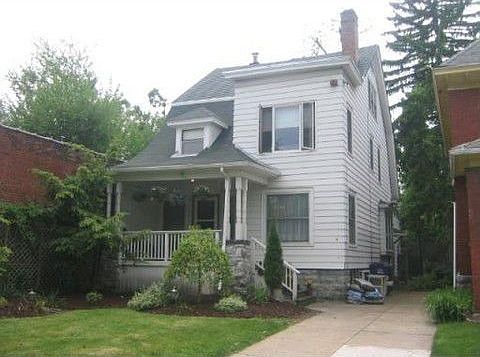1st image of 16 W Oakwood Pl