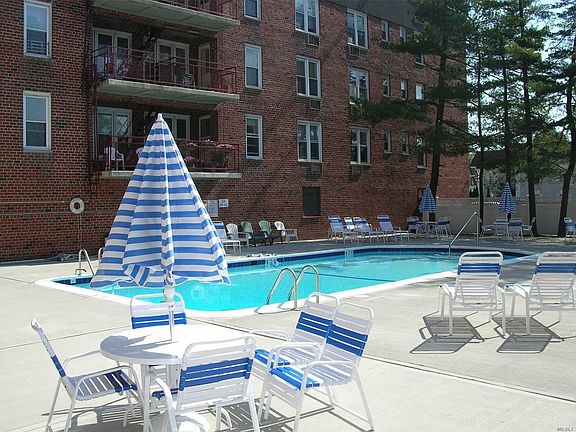2nd image of 60 Hempstead Ave APT 1P