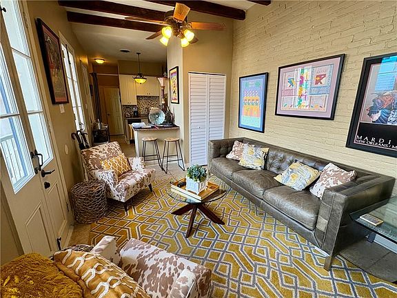 5th image of 940 Orleans Ave #5