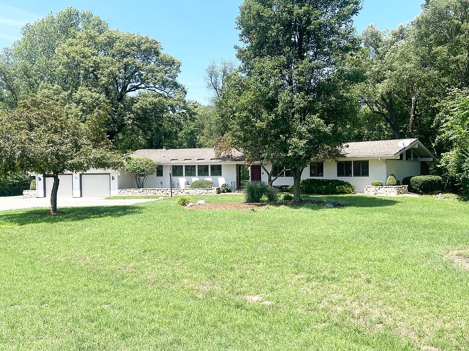 1st image of 20 Birchwood Ln