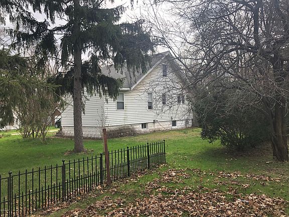 3rd image of 792 Butternut Dr