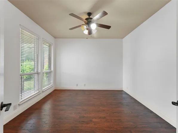 1204 E Shawnee Dr, Aubrey, TX 76227