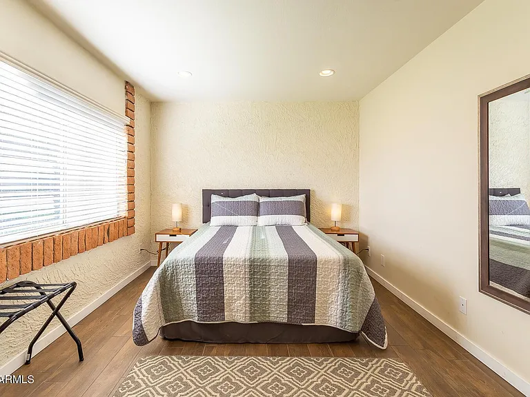 8357 E Thomas Rd — Photo 11