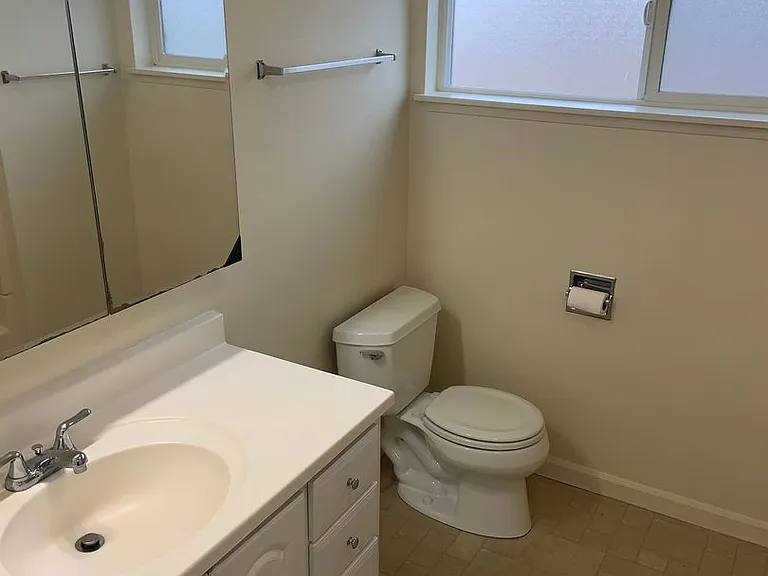 991 NW Circle Blvd — Photo 12