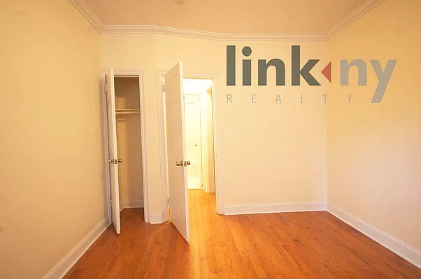 Rented by Link NY Realty | media 18