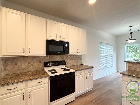 5th image of 106 Thurber Way