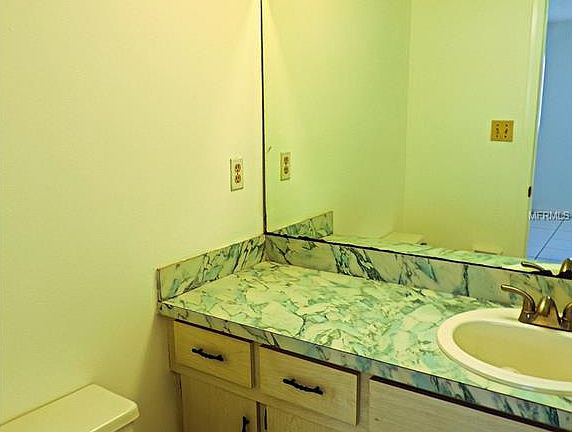 5th image of 118 182nd Ave E APT 1