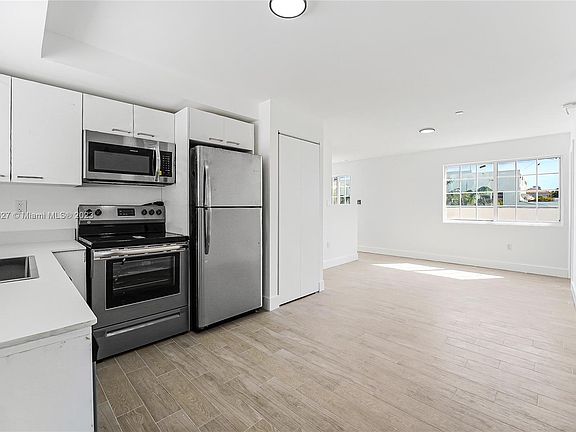 4th image of 1519 Pennsylvania Ave APT 1