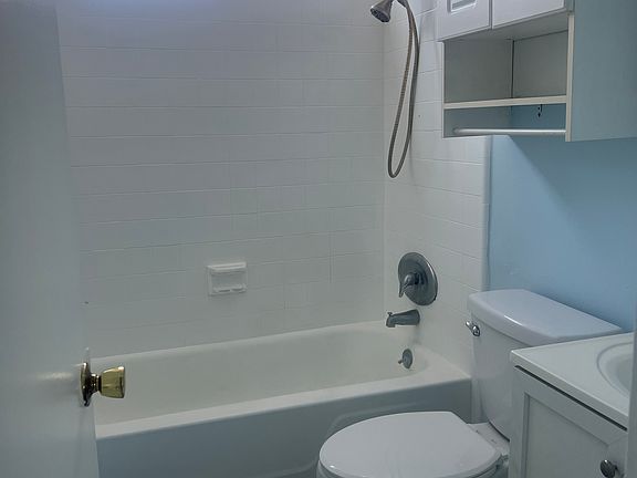 3rd image of 15336 Woodruff Pl #4