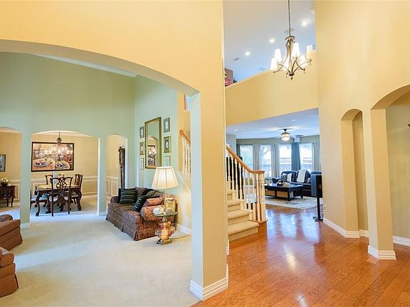 4th image of 5803 Southampton Dr