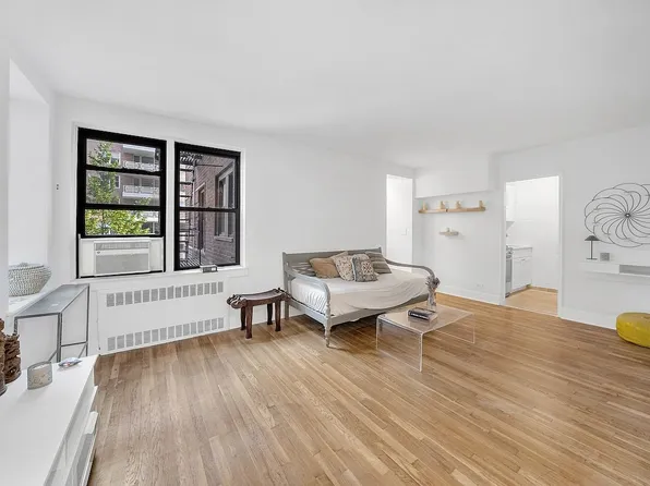 54 E 8th St APT 3L, Manhattan, NY 10003