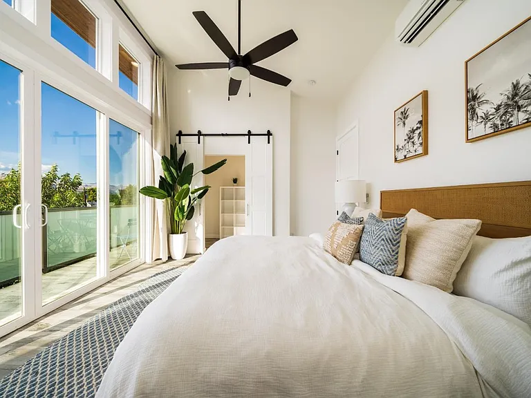 823 Orondo Ave #C — Photo 1