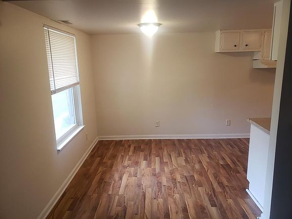 3rd image of 816 W 59th Pl APT C