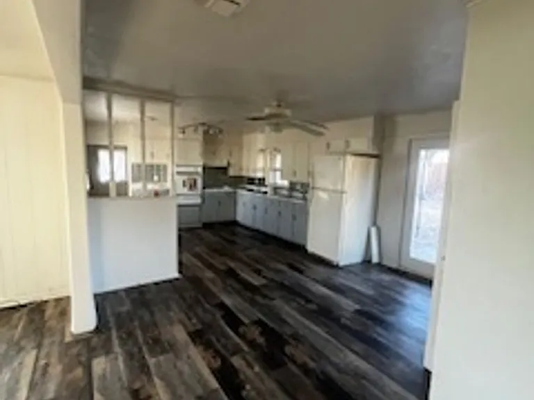 1435 W McNeil St — Photo 4