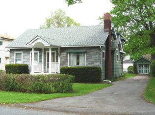 442 Crossfield Rd, Rochester, NY 14609