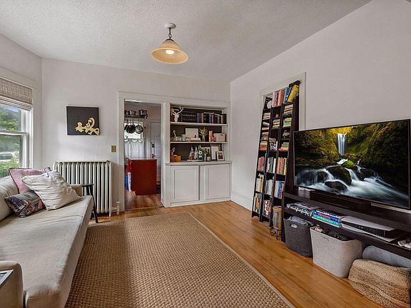 4th image of 50 Arthur Ave SE