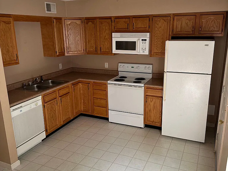 150 Mynhier Rd #6 — Photo 9
