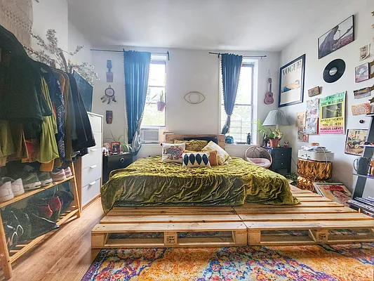 Rented by RELEASE NY | media 15