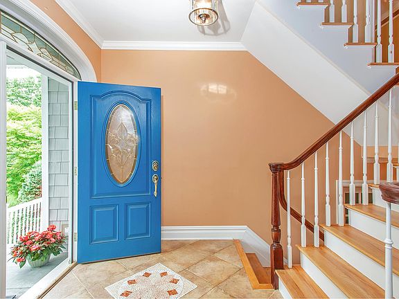 3rd image of 20 Nethermont Ave