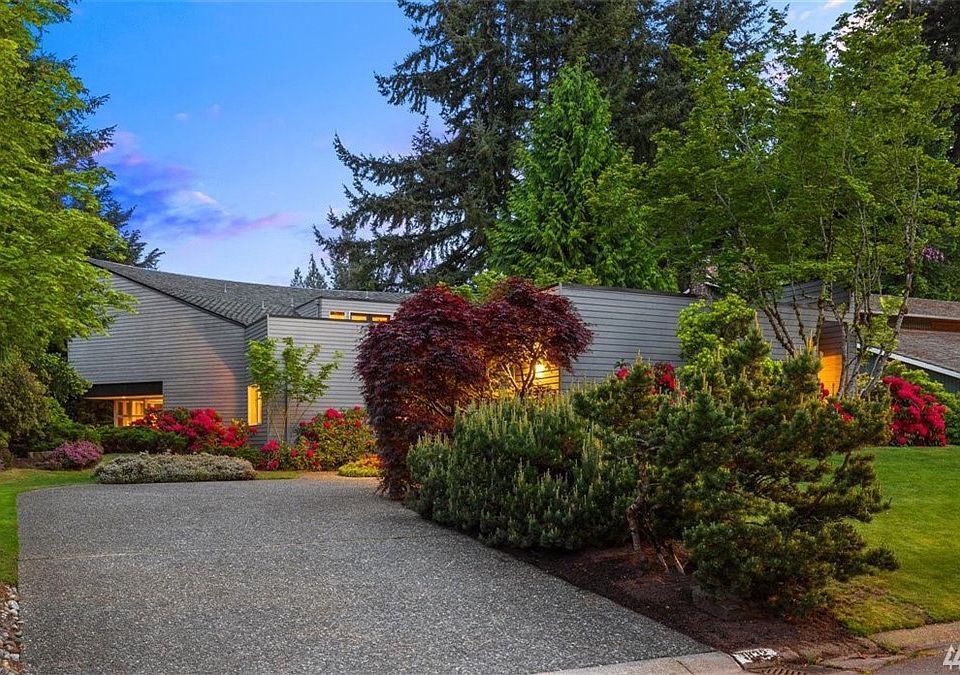 1st image of 1832 142nd St SE