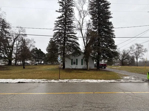 166 Merrill St, Farwell, MI 48622
