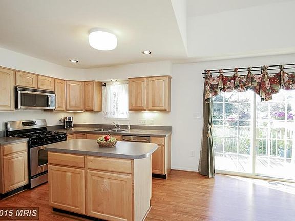 Bright and AIry Kitchen