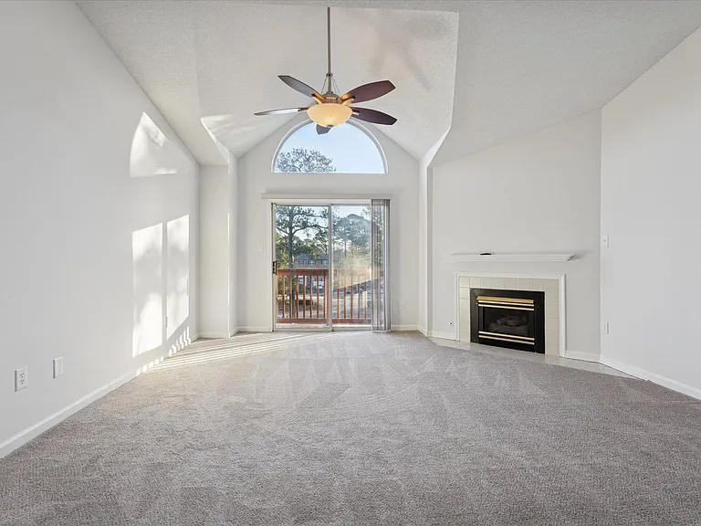 1563 N King St #105 — Photo 7