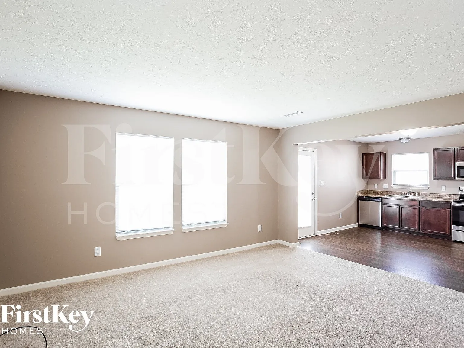 3 bed, 2.5 bath, 1406 sqft, $2,130 — Photo 3