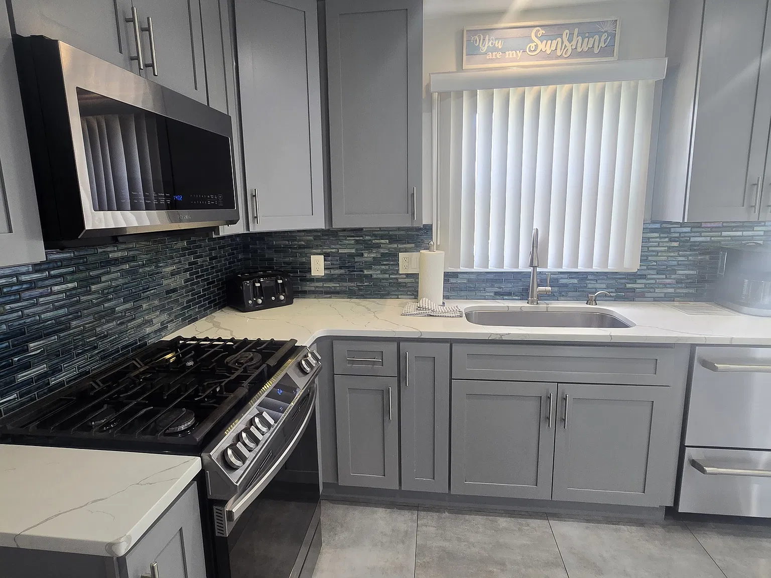 4 bed, 2156 sqft, $3,500 — Photo 2