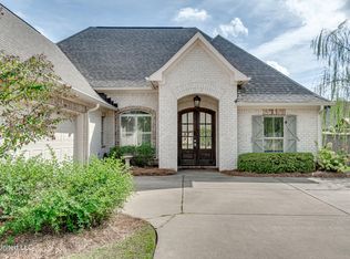 261 Bellamy Ct, Flowood, MS 39232